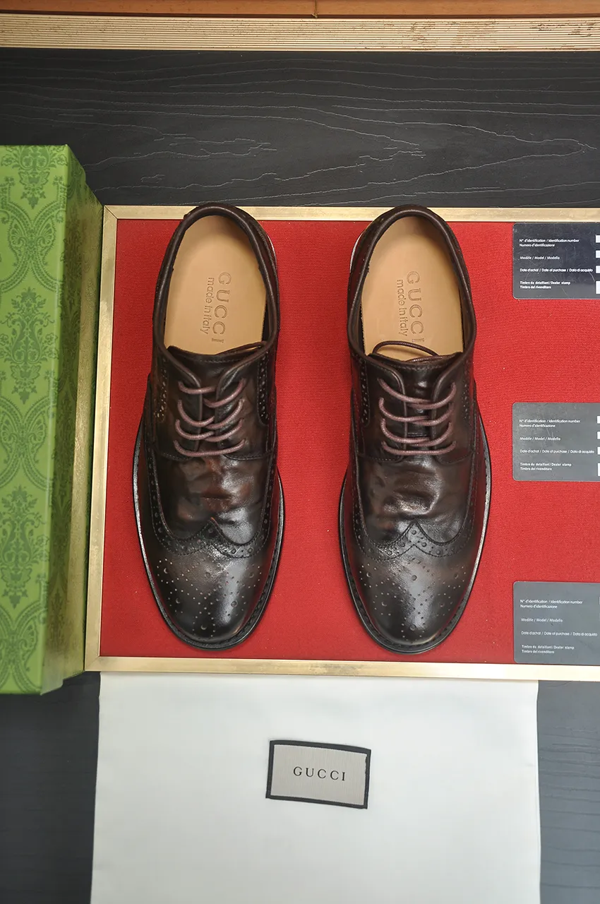 Men's shoes 💰580💶 Brand: GUCCI (Gucci) Standard code: Men's code 38/44 (45 can be customized) Grade: Same as the official website Original quality Material: Original cowhide Water-dyed cowhide lining Original rubber outsole Style category: Men's fashionable casual leather shoes Distinguished big-name luxury elements Top luxury Color: Actual picture